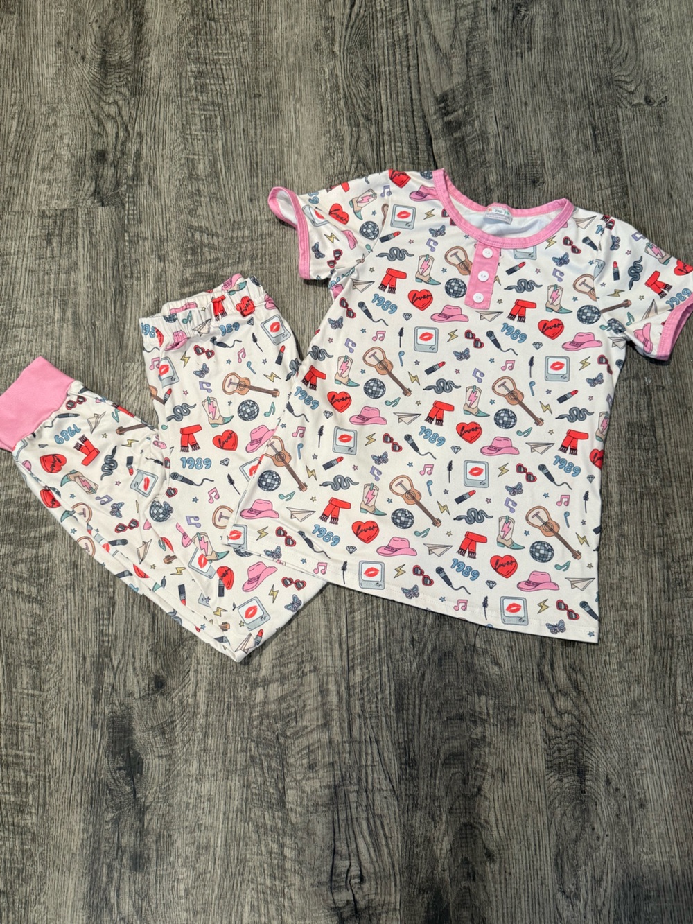 Shirley & Stone Taylor Swift-themed 2-piece youth pajamas